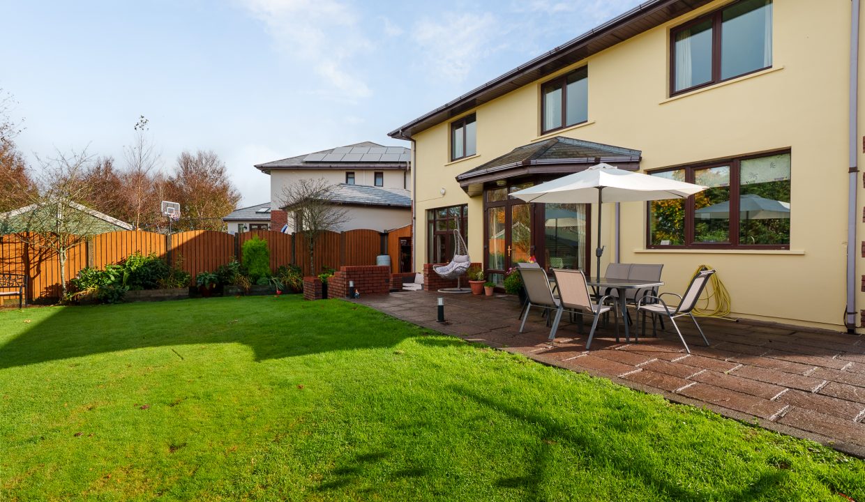 13 Heatherfield - exterior-9