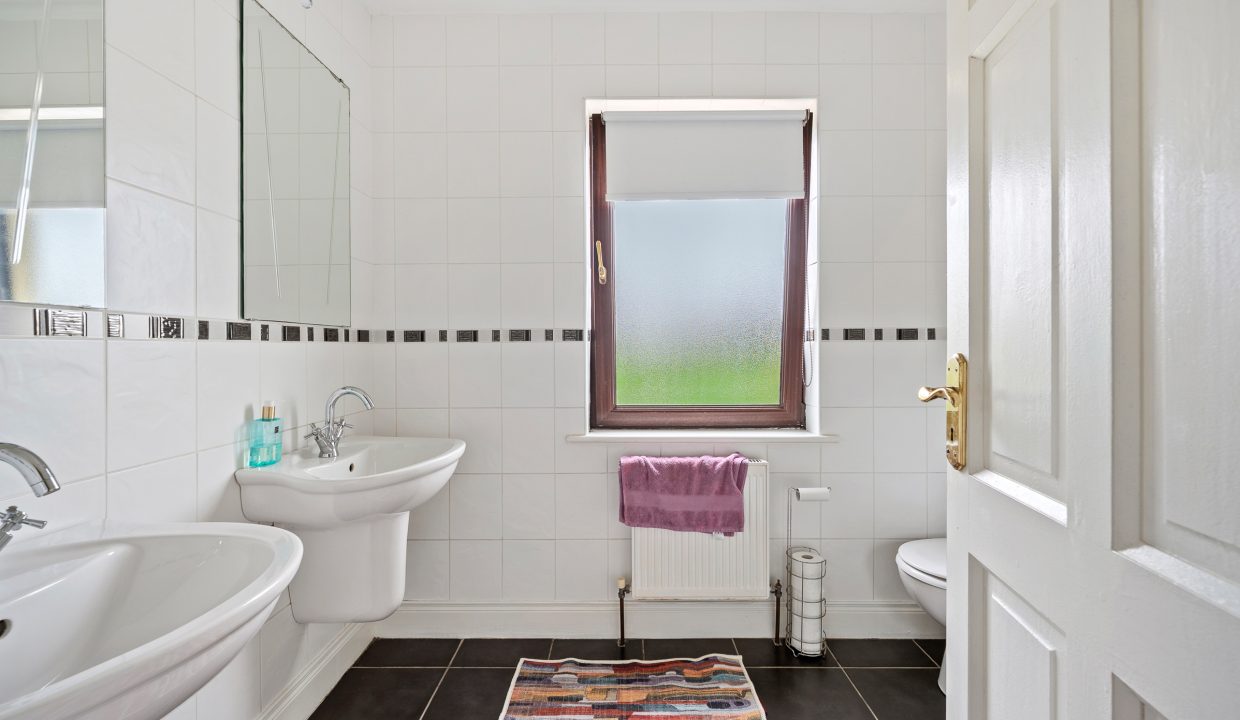 13 Heatherfield - interior-32