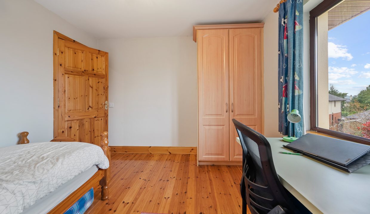 13 Heatherfield - interior-40