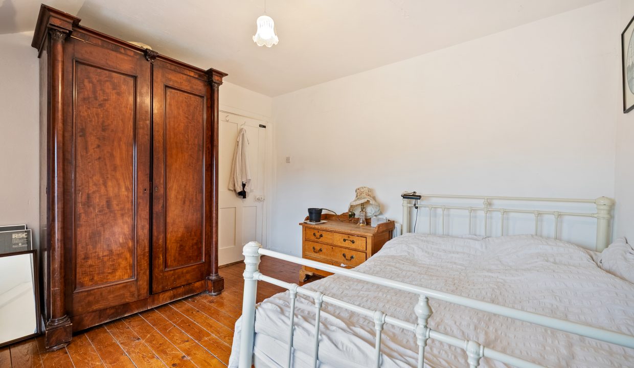 38 Mount Farran - interior-13
