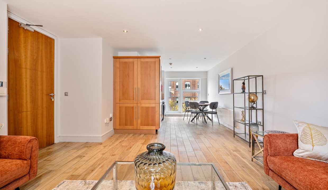 44 Trinity Court - interior -12