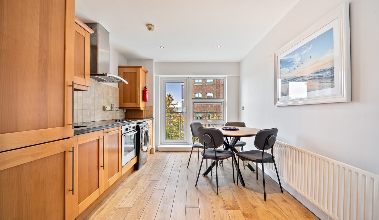 44 Trinity Court - interior -14