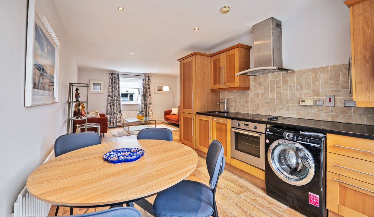 44 Trinity Court - interior -16