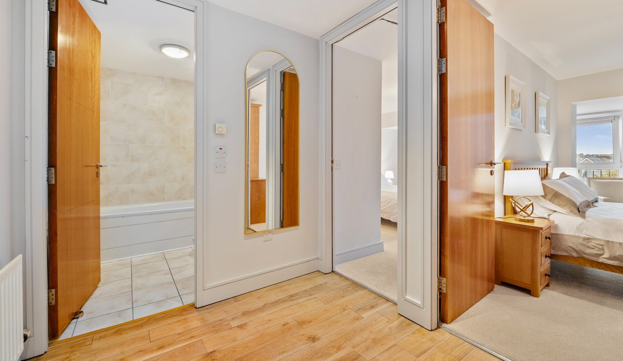 44 Trinity Court - interior -18