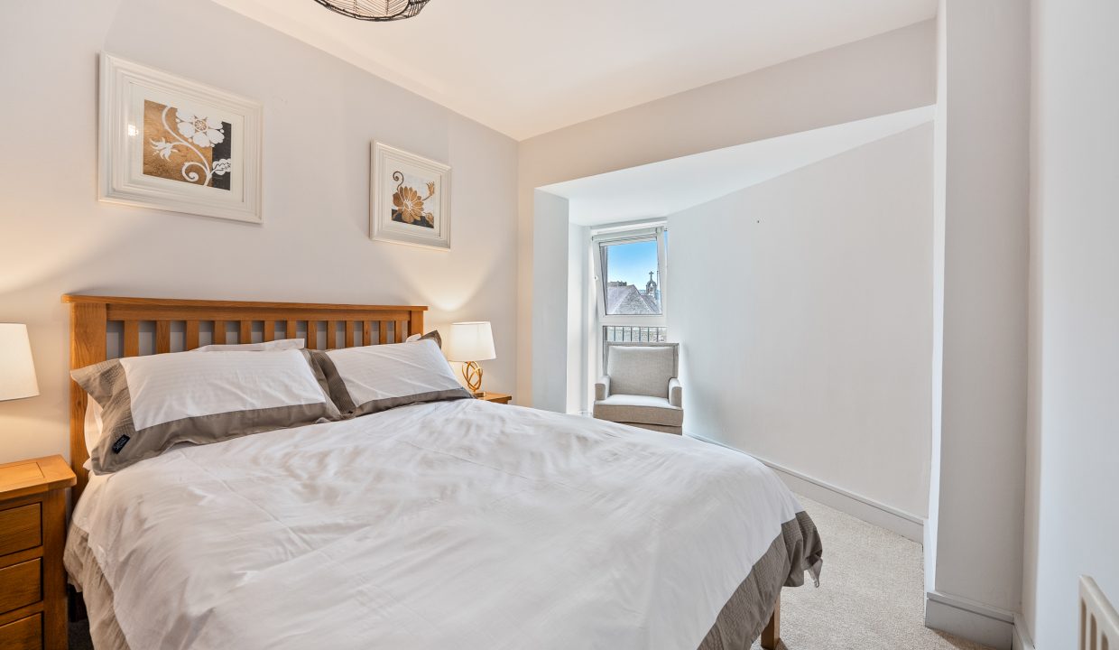 44 Trinity Court - interior -4