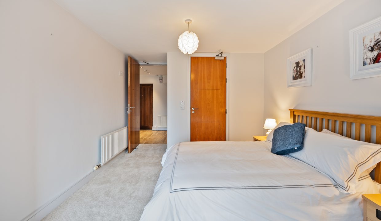44 Trinity Court - interior -7