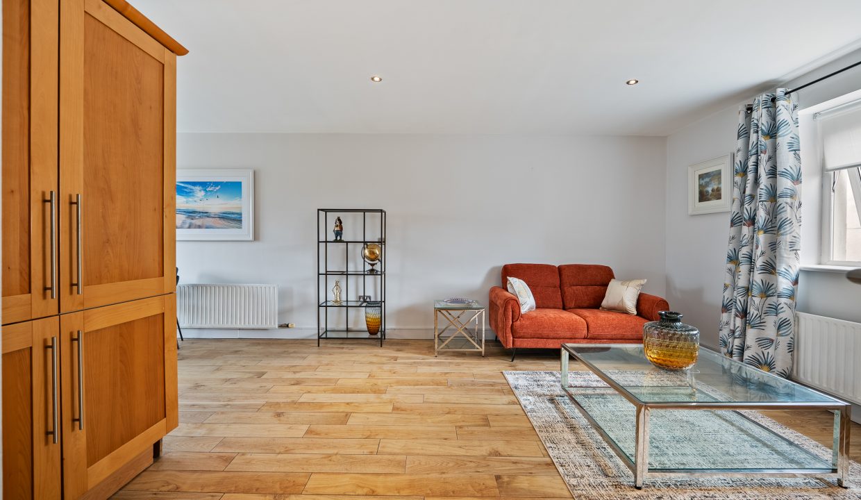 44 Trinity Court - interior -8