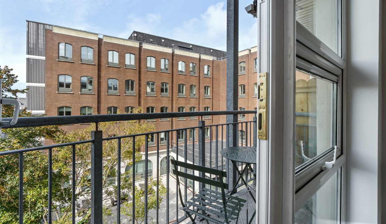 44 trinity court - interior-18