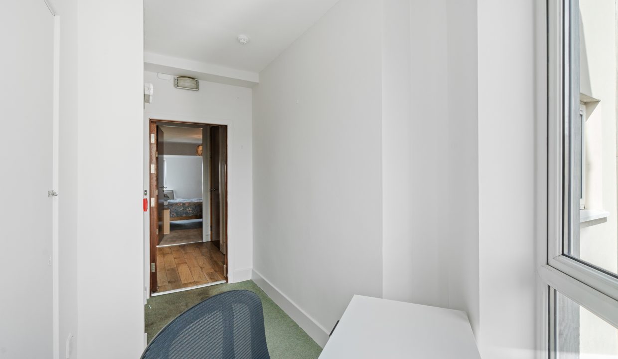 44 trinity court - interior-20