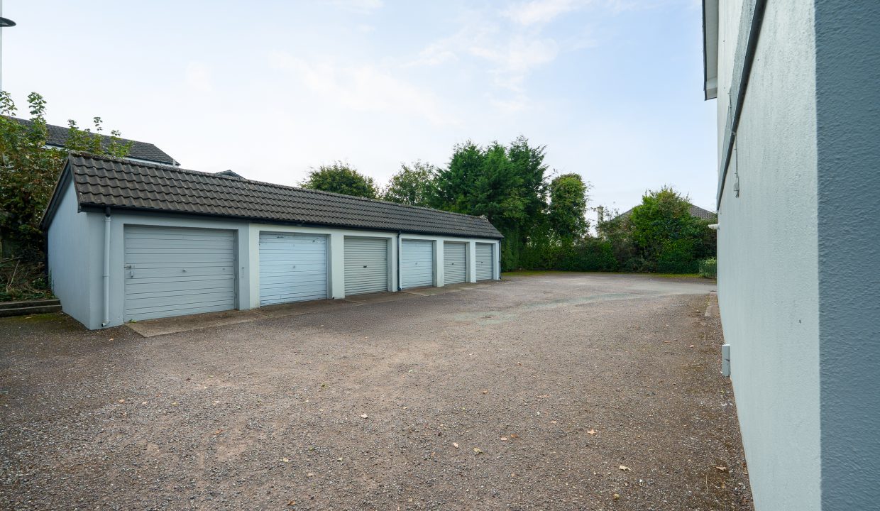 6 Elm Close - exterior-12