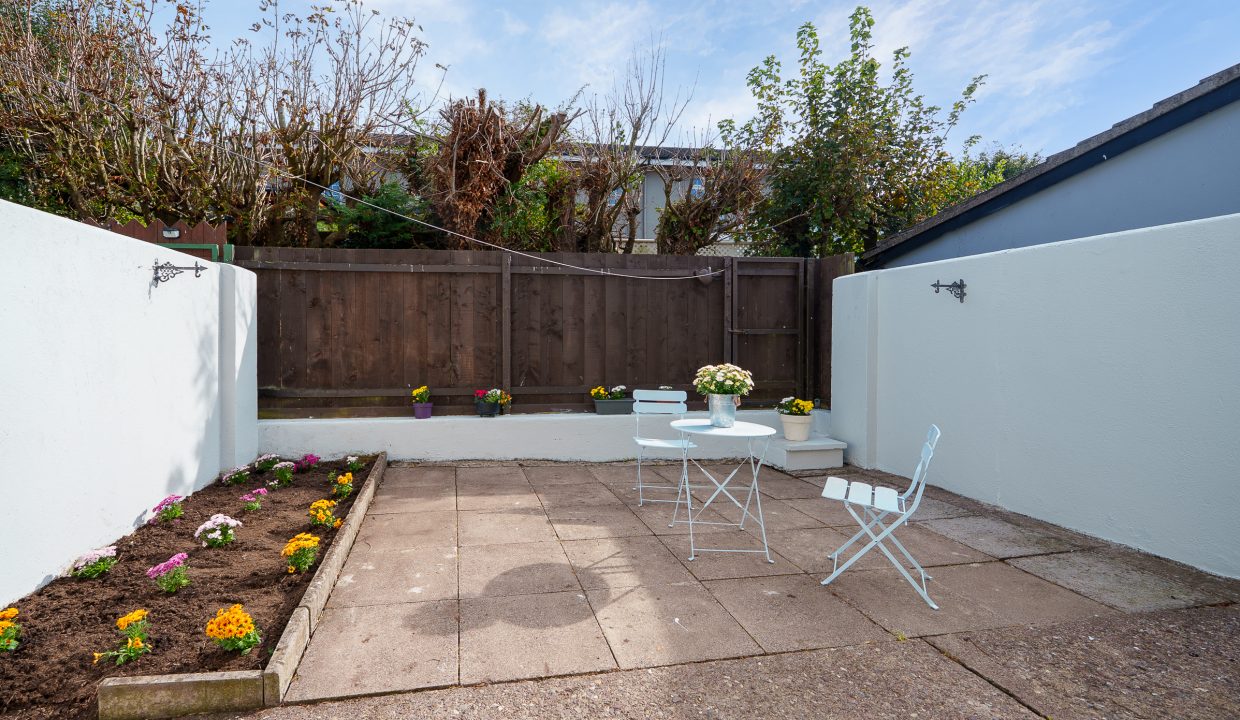 6 Elm Close - exterior-8