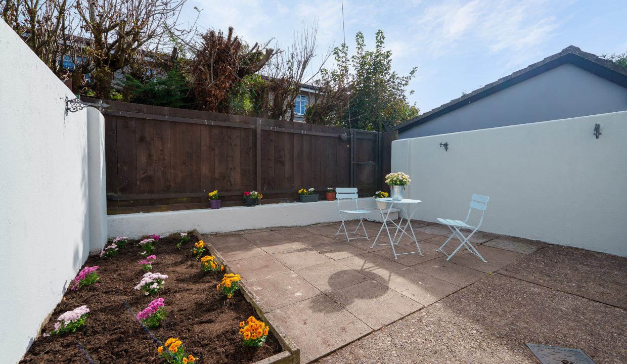 6 Elm Close - exterior-9