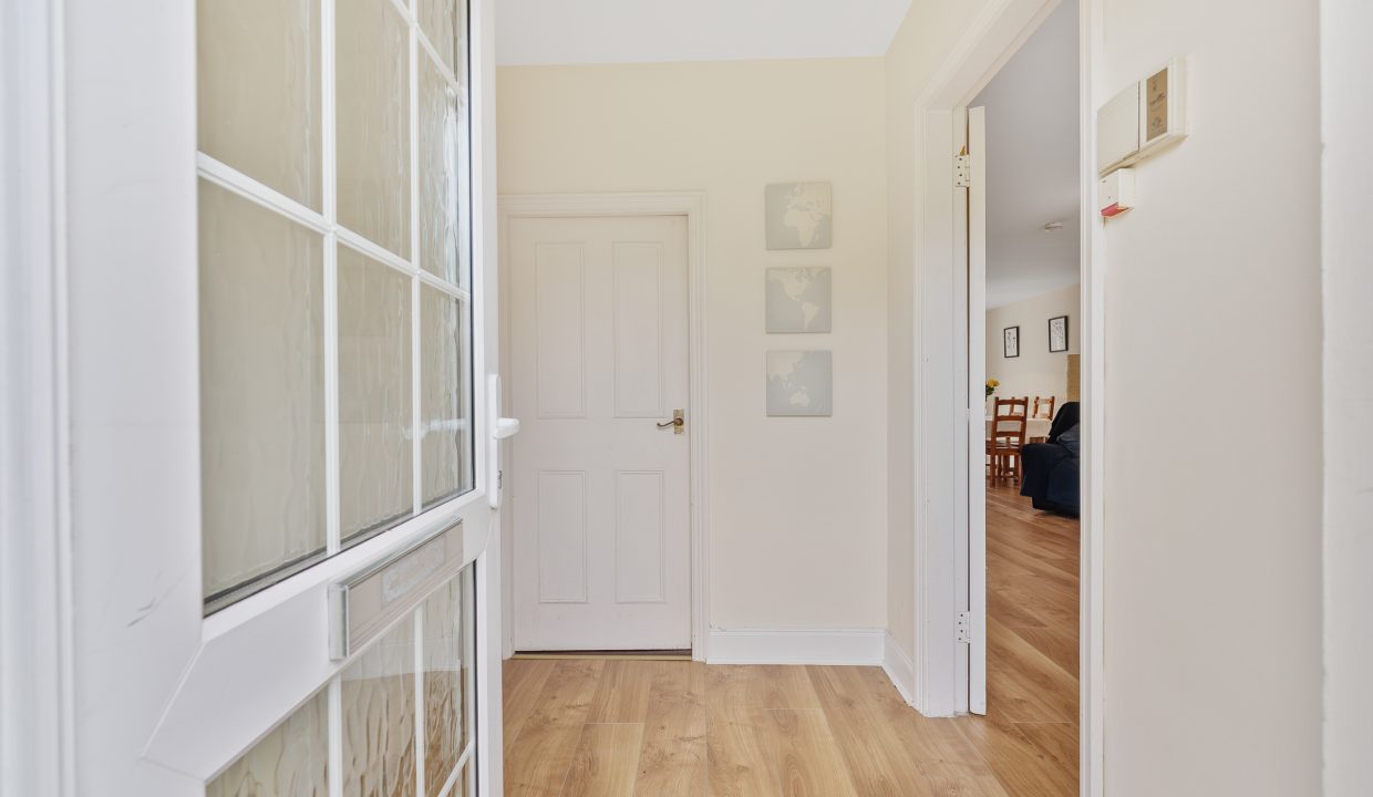 6 Elm Close - interior-1