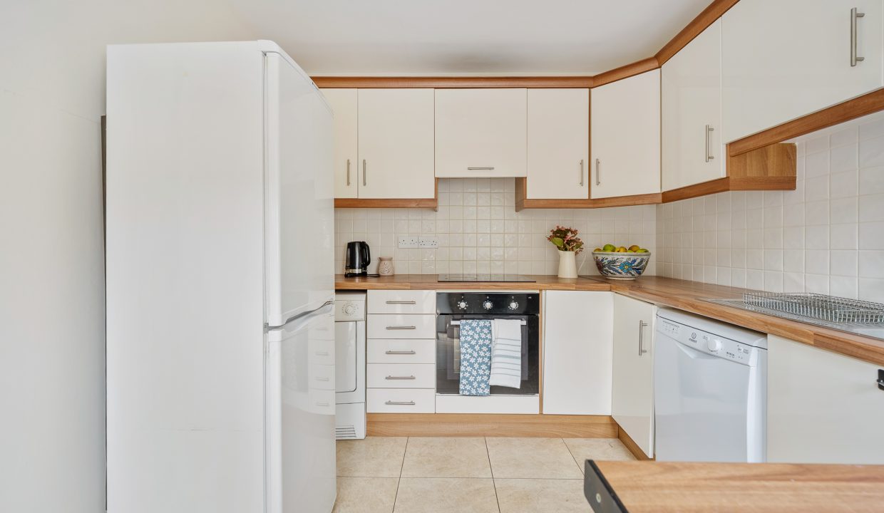6 Elm Close - interior-12