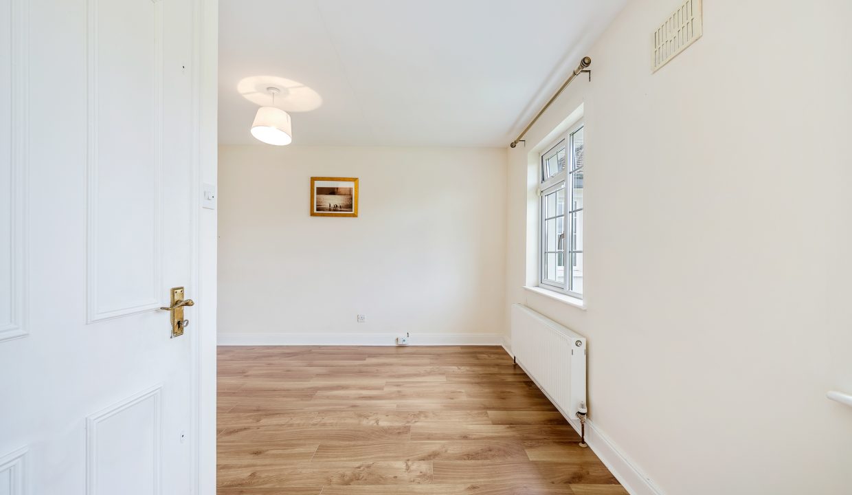 6 Elm Close - interior-20