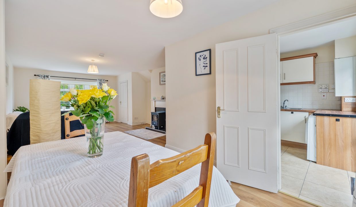 6 Elm Close - interior-9