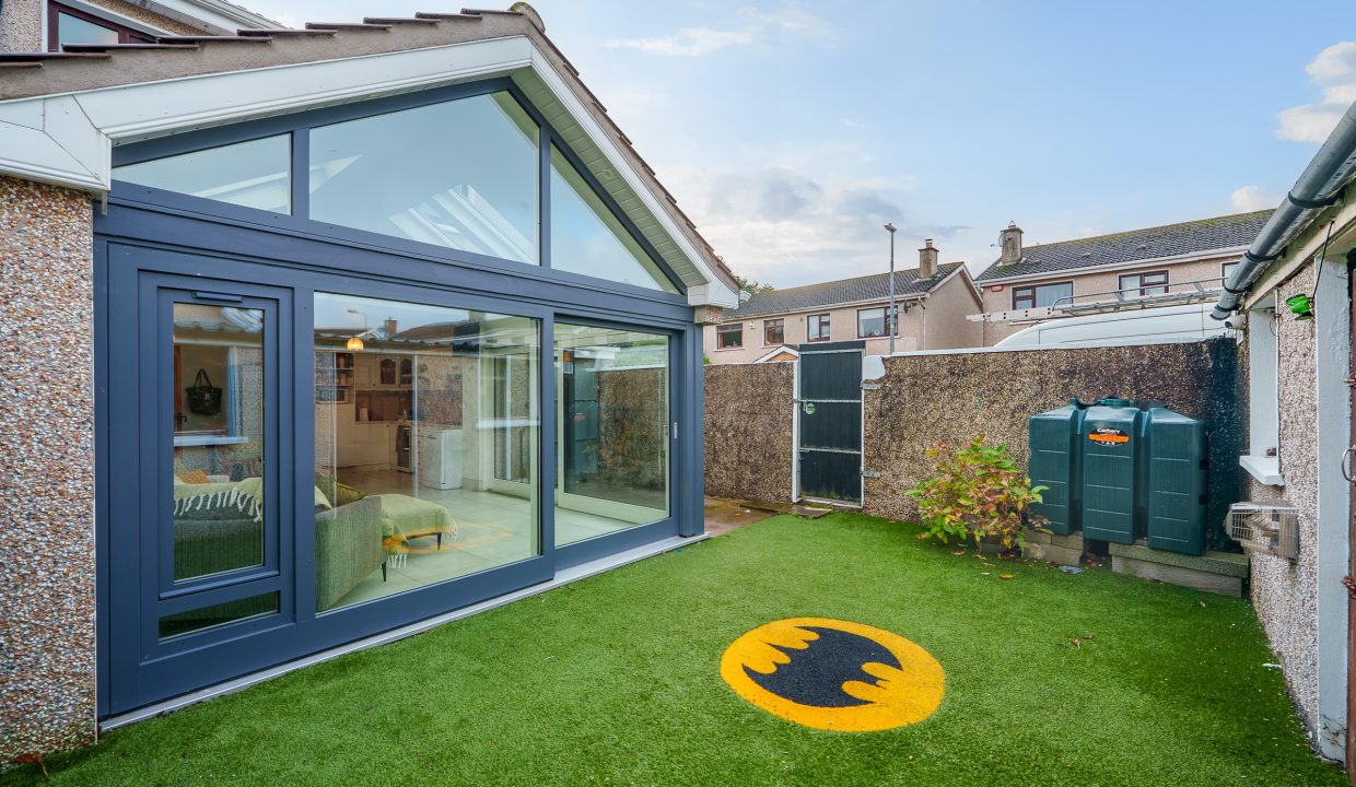 4 Tiffany Downs - exterior-1