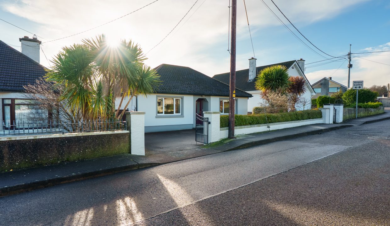 9 Byefield Park - exterior-1