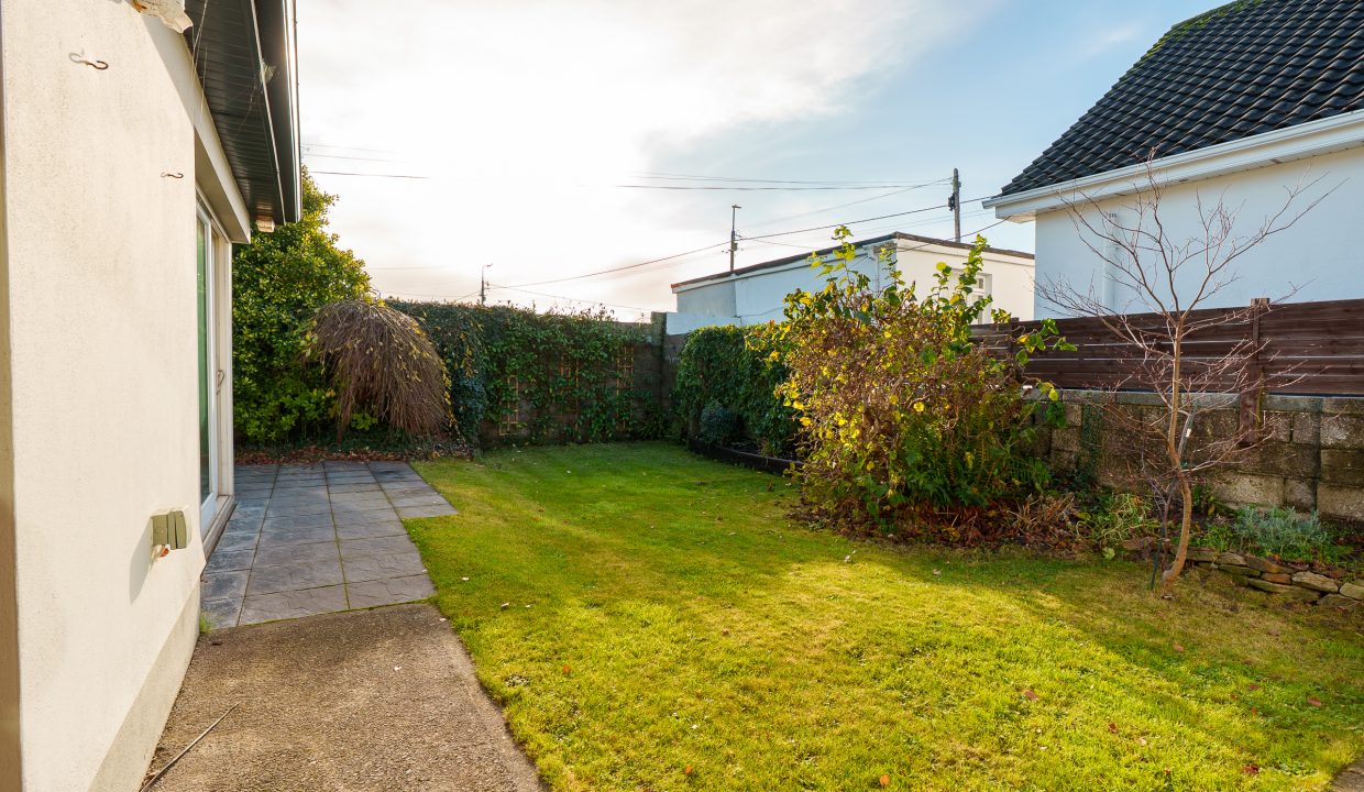 9 Byefield Park - exterior-11