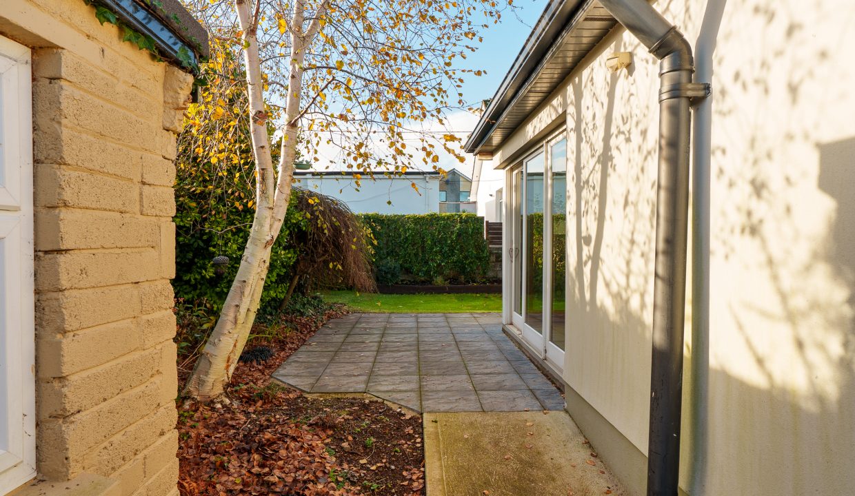 9 Byefield Park - exterior-16