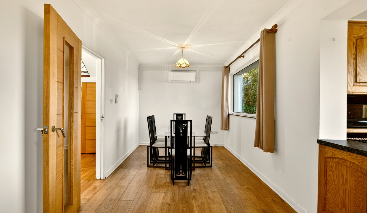 01.12 Whitethorn, Waterfall Road, Waterfall, Cork - ERA - H-Pix WEB 18