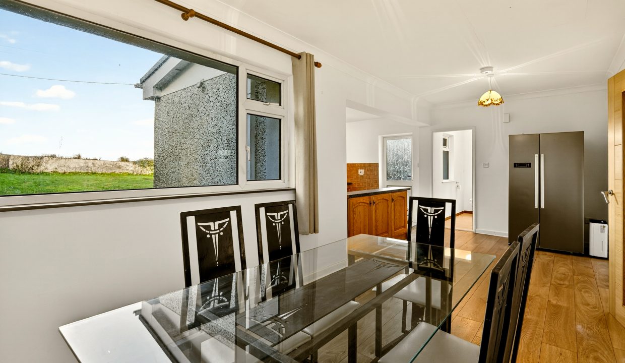 01.12 Whitethorn, Waterfall Road, Waterfall, Cork - ERA - H-Pix WEB 19