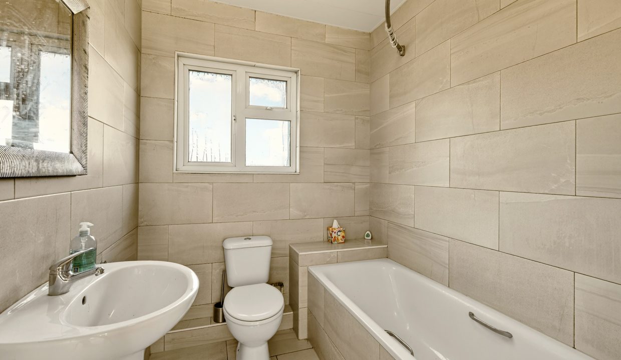 01.12 Whitethorn, Waterfall Road, Waterfall, Cork - ERA - H-Pix WEB 30