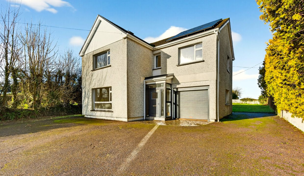 01.12 Whitethorn, Waterfall Road, Waterfall, Cork - ERA - H-Pix WEB 36