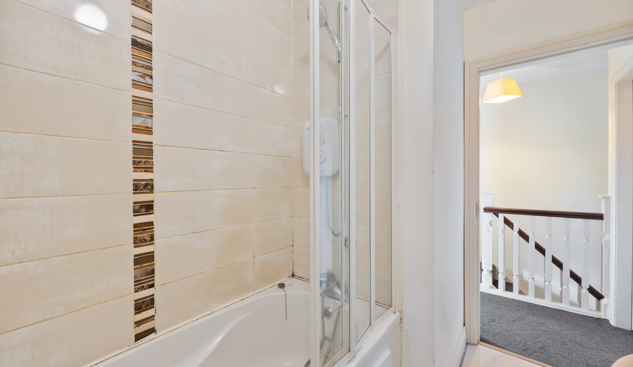 01.15 4 The Close, Maryborough Ridge, Douglas, Cork ERA - H-Pix WEB 15