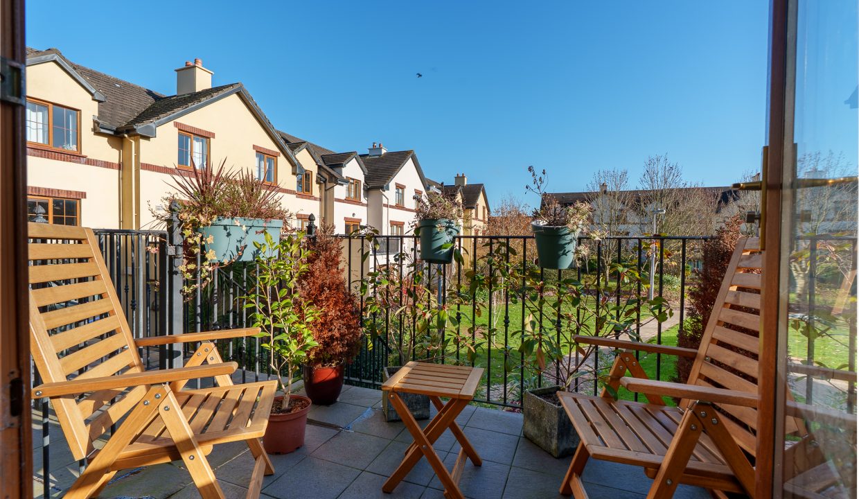 64 The Ave - exterior-1