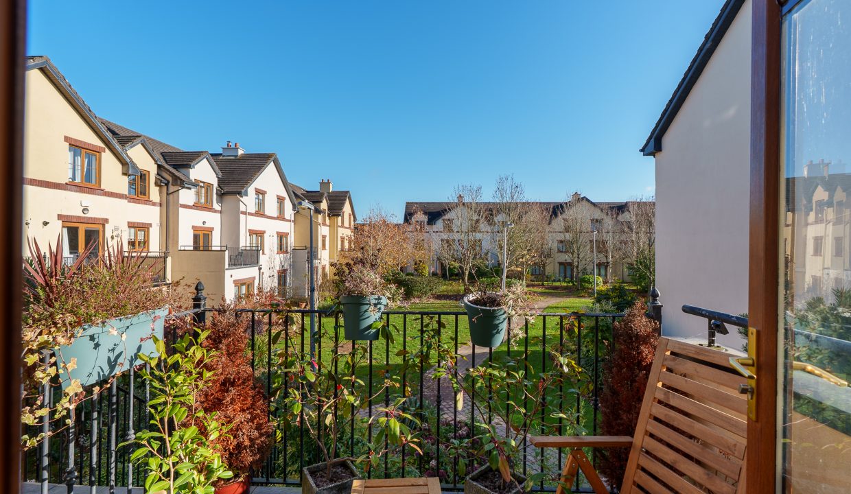 64 The Ave - exterior-2