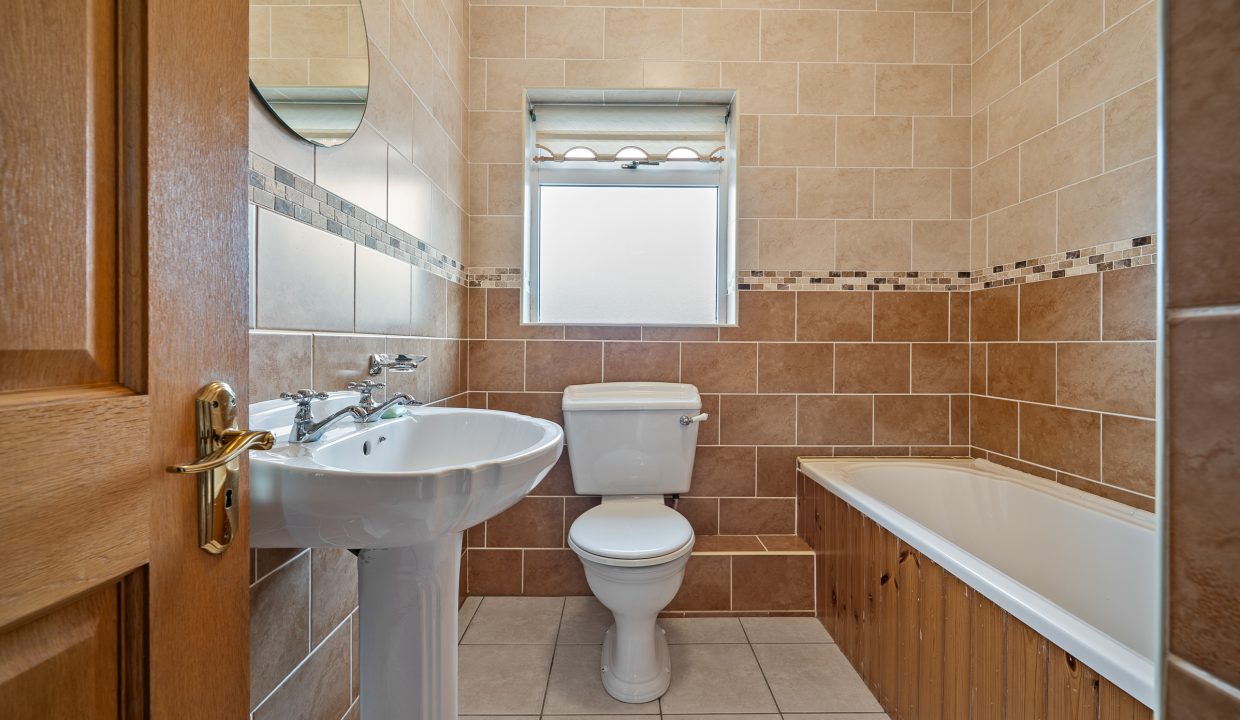 1 Farm Lane, Manor Farm - interior-25