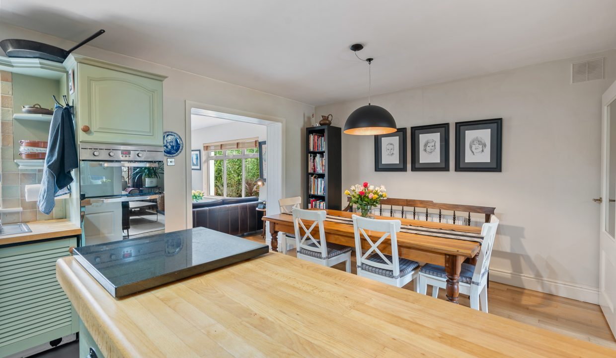 16 Avondale Court - interior-12