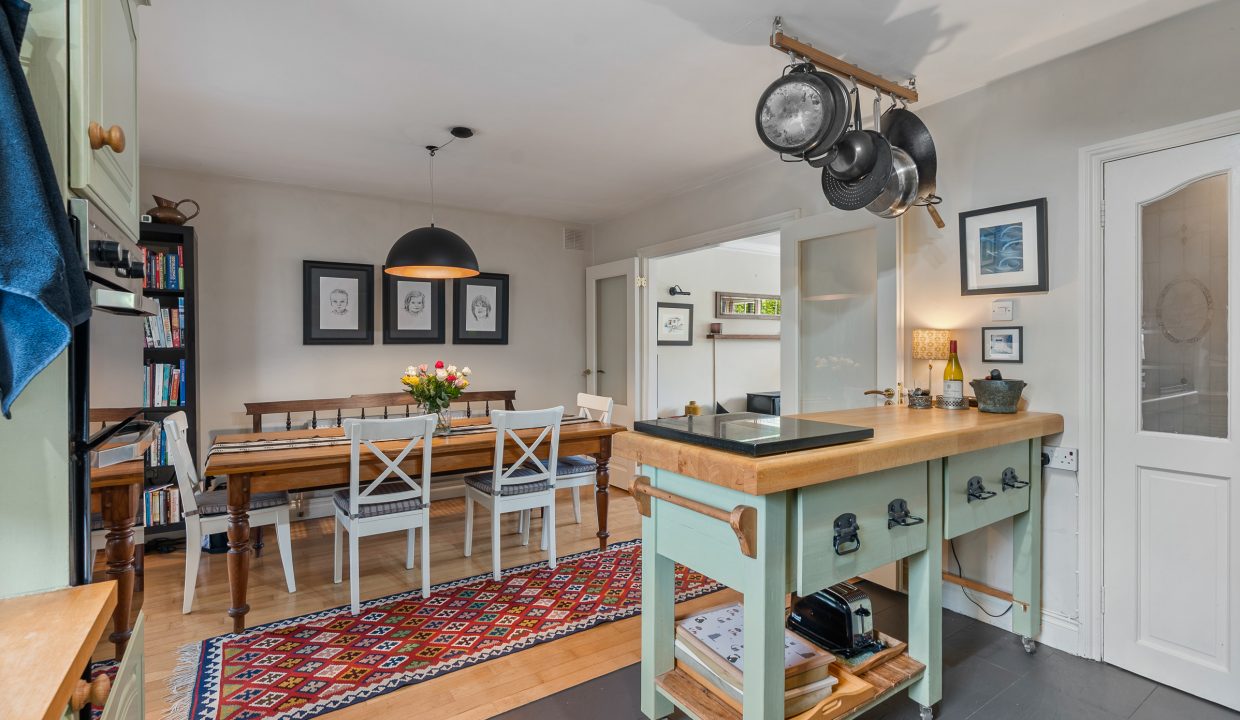 16 Avondale Court - interior-13