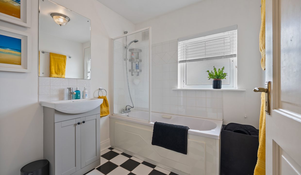 16 Avondale Court - interior-19