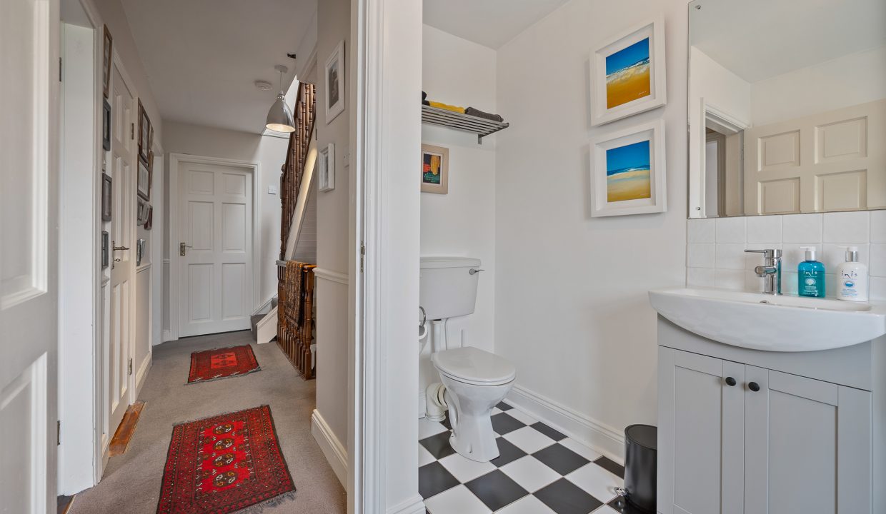 16 Avondale Court - interior-20