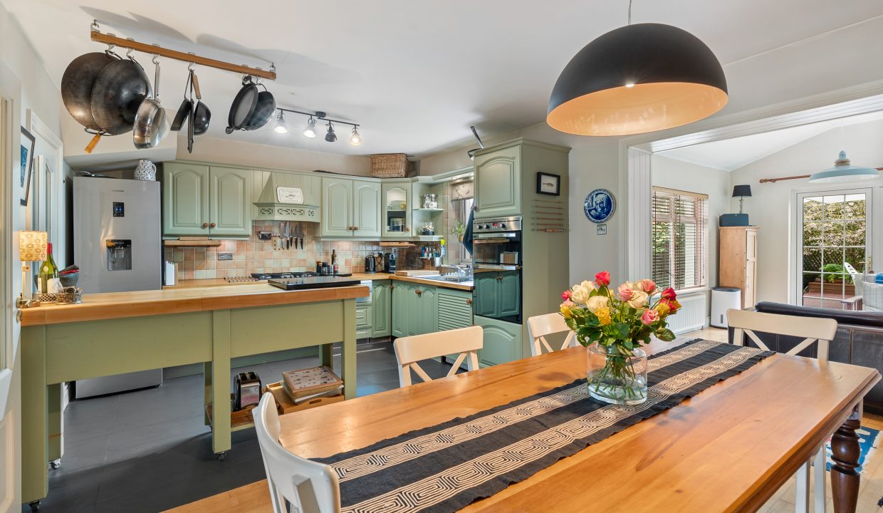 16 Avondale Court - interior-5