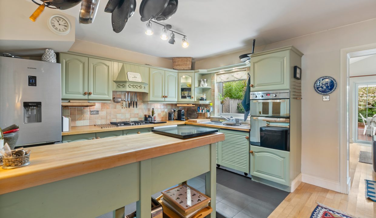 16 Avondale Court - interior-6