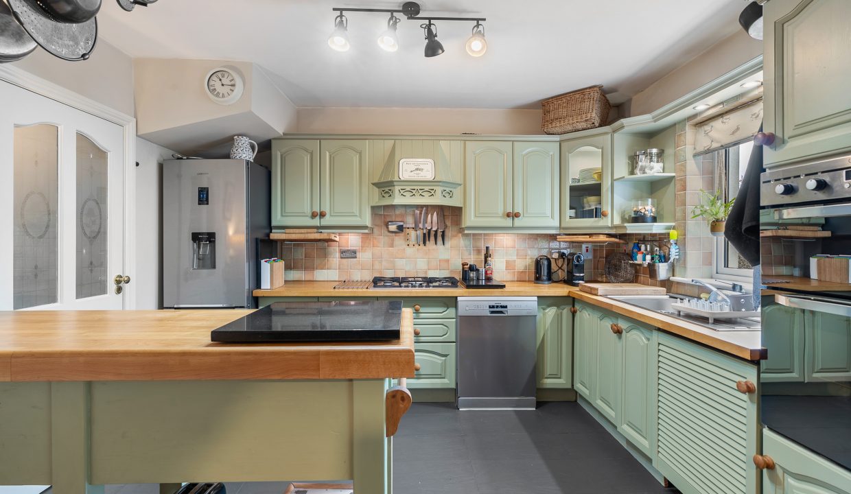 16 Avondale Court - interior-7