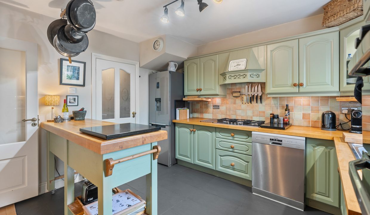 16 Avondale Court - interior-8