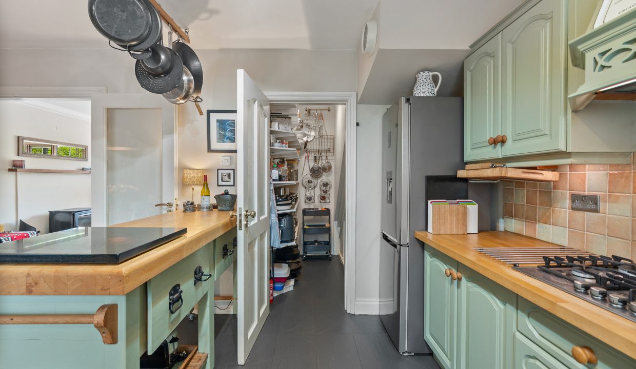 16 Avondale Court - interior-9