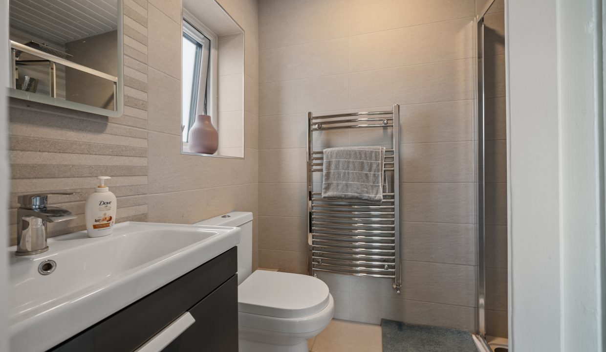 18 Chestnut Grove - interior-31