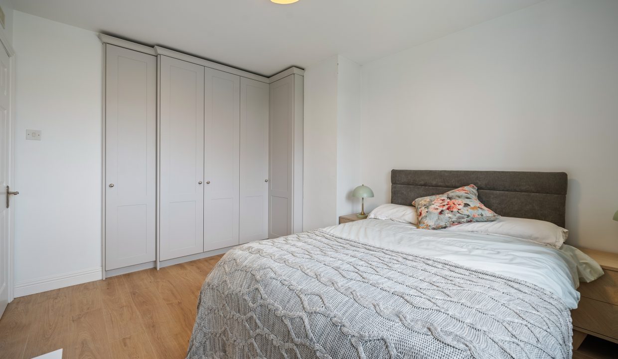 18 Chestnut Grove - interior-33