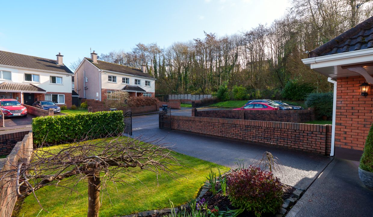 28 Marwood Ave - exterior-9