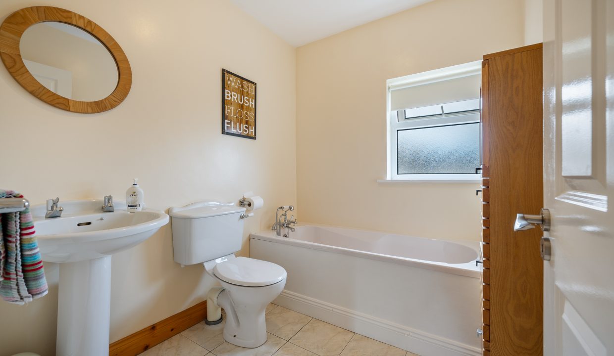 28 Marwood Ave - interior-16