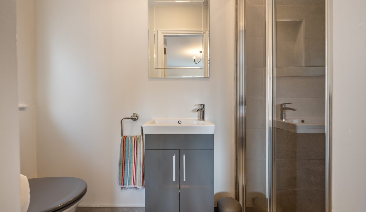 28 Marwood Ave - interior-21