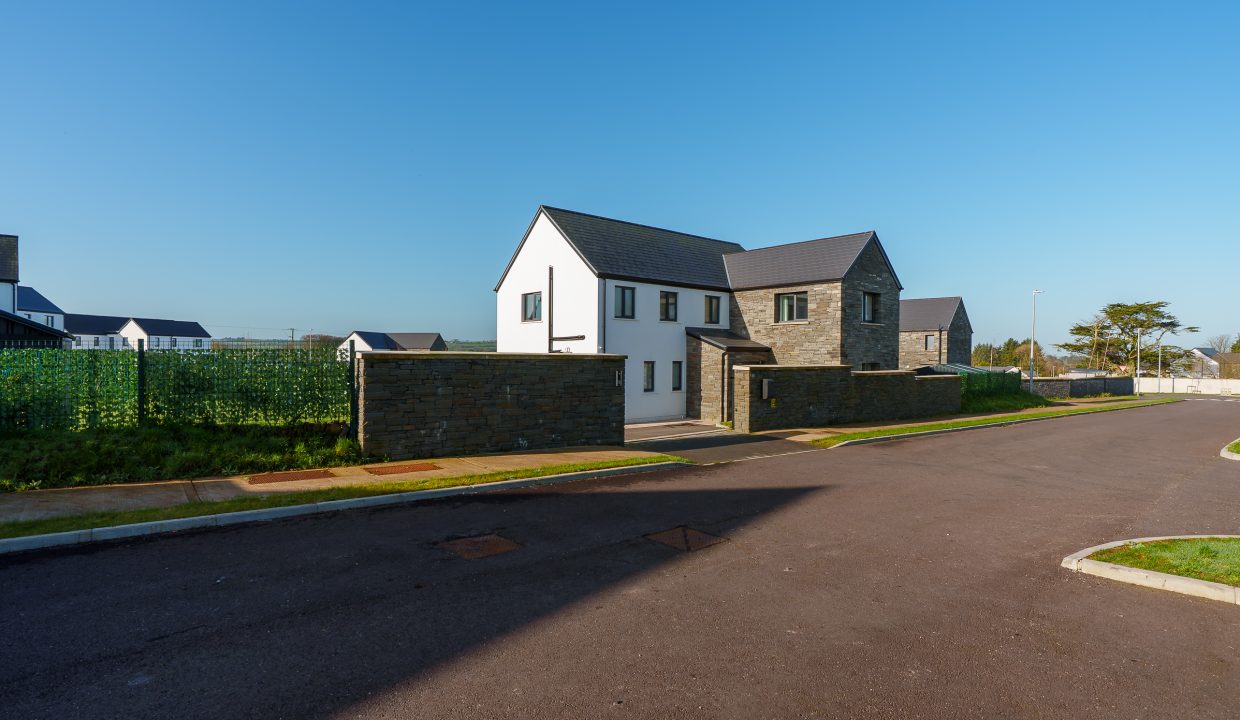 39 Earl_s Well, Waterfall - exterior-1