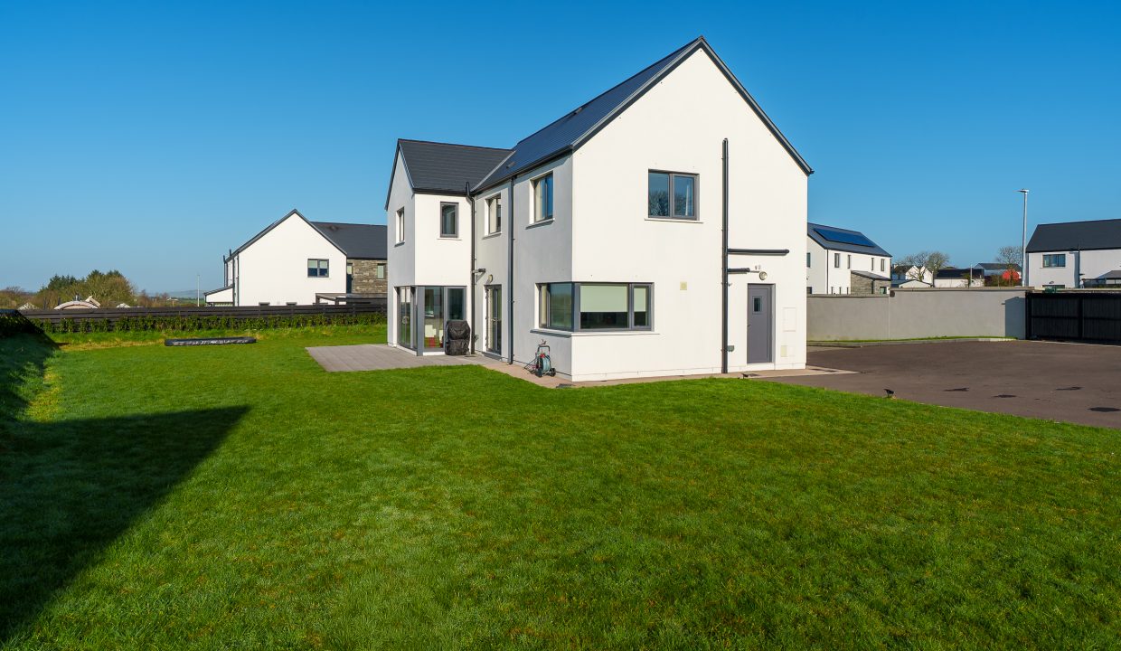 39 Earl_s Well, Waterfall - exterior-11