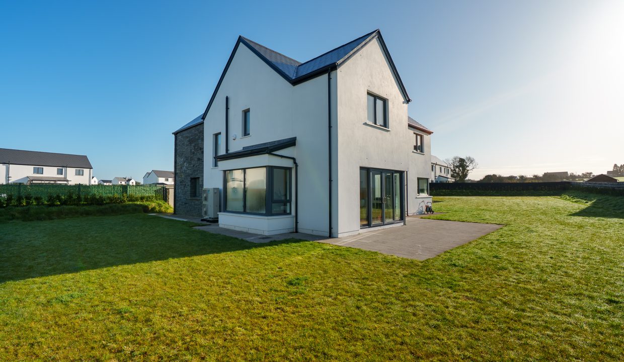 39 Earl_s Well, Waterfall - exterior-14