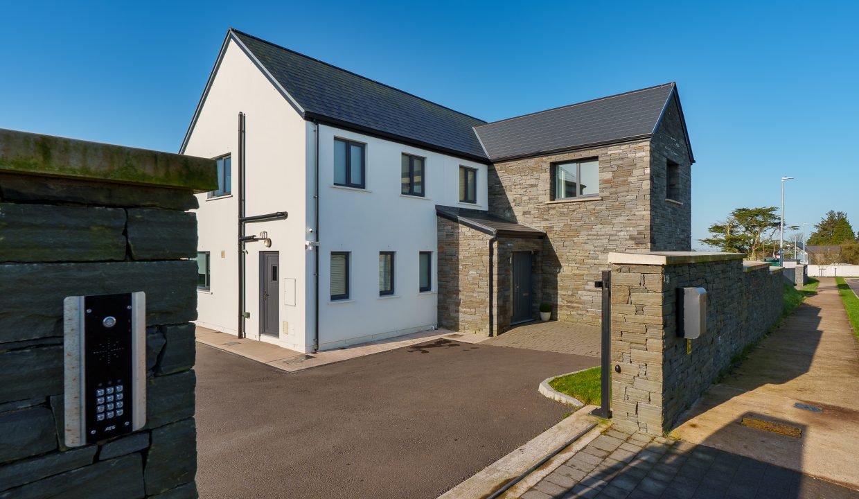 39 Earl_s Well, Waterfall - exterior-3